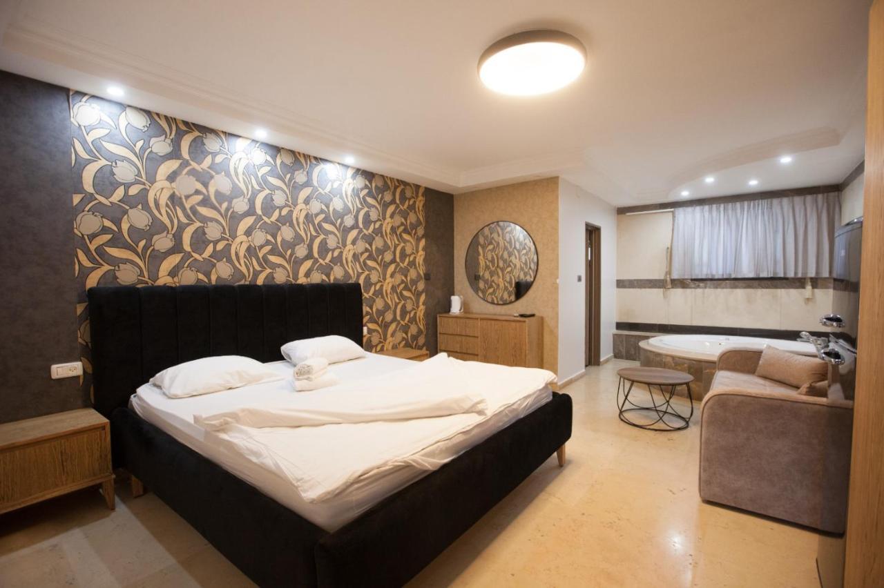 Puy Ahuzat Haosher Hotel Тиберия Екстериор снимка