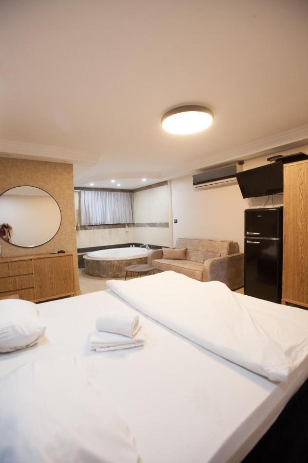 Puy Ahuzat Haosher Hotel Тиберия Екстериор снимка