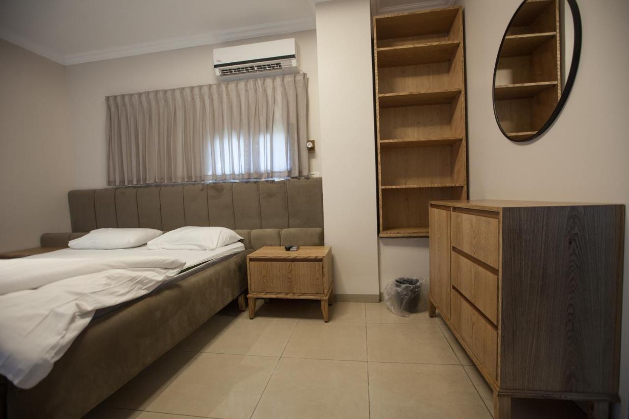 Puy Ahuzat Haosher Hotel Тиберия Екстериор снимка