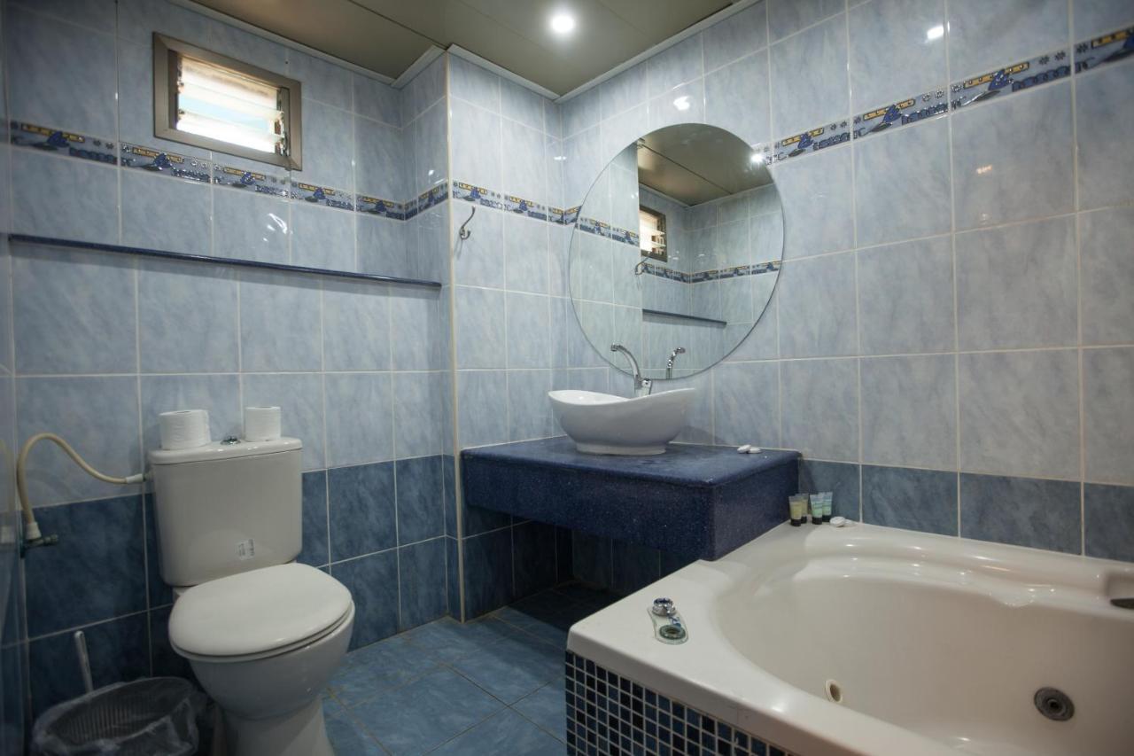 Puy Ahuzat Haosher Hotel Тиберия Екстериор снимка