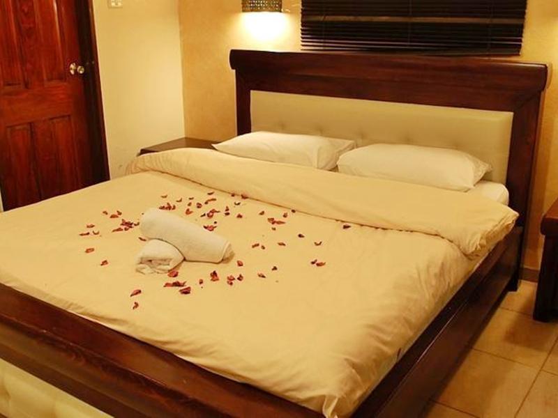 Puy Ahuzat Haosher Hotel Тиберия Екстериор снимка